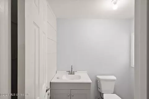 Bath - 1431 Sheffield Dr, Jackson, MS 39211 photo 1 of 3