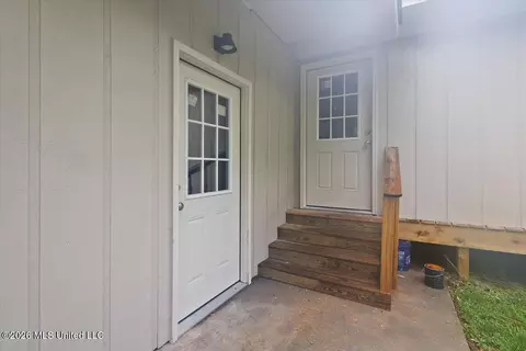 Exterior - 1431 Sheffield Dr, Jackson, MS 39211 photo 3 of 7
