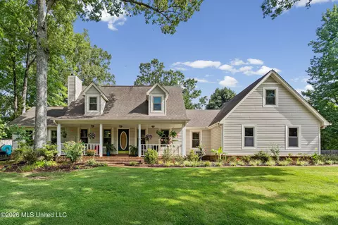 4860 Maple Hill Dr, Nesbit, MS 38651
