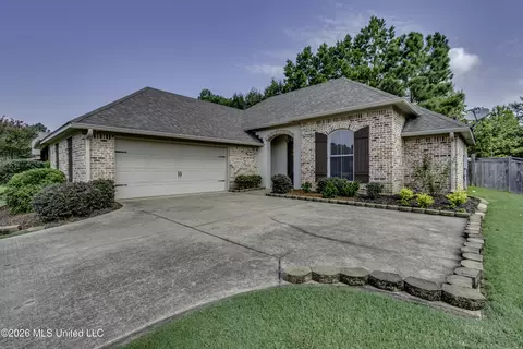Exterior - 511 Willow Valley Cir, Brandon, MS 39047 photo 2 of 13