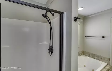 Bath - 511 Willow Valley Cir, Brandon, MS 39047 photo 2 of 6