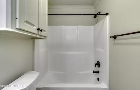 Bath - 511 Willow Valley Cir, Brandon, MS 39047 photo 6 of 6