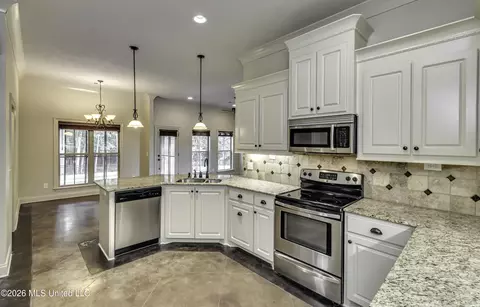 Kitchen - 511 Willow Valley Cir, Brandon, MS 39047 photo 5 of 6