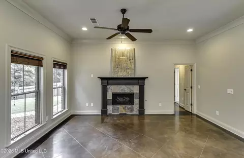 Living - 511 Willow Valley Cir, Brandon, MS 39047 photo 2 of 5