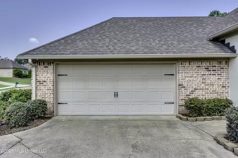 Exterior - 511 Willow Valley Cir, Brandon, MS 39047 photo 4 of 13