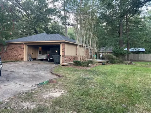 Exterior - 511 Camelia Trl, Brandon, MS 39047 photo 2 of 5