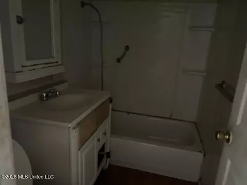 Bath - 4118 Washington Dr, Moss Point, MS 39563 photo 1 of 1