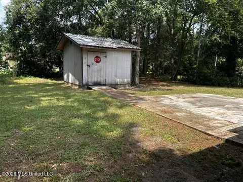 Exterior - 4118 Washington Dr, Moss Point, MS 39563 photo 2 of 3