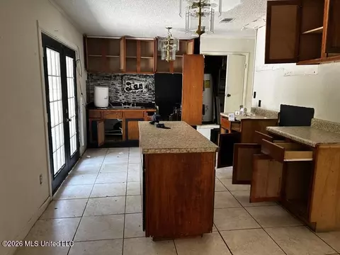 Kitchen - 4118 Washington Dr, Moss Point, MS 39563 photo 1 of 1