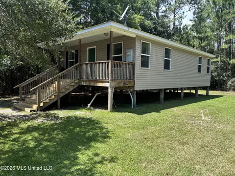 6192 E Ridley St, Bay Saint Louis, MS 39520