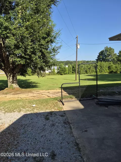 Exterior - 1395 Oliver Dr, Forest, MS 39074 photo 3 of 3