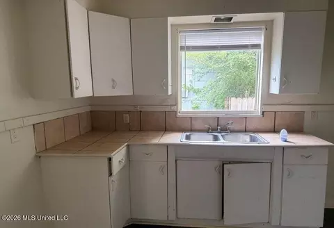 Other - 2747 Emerald Dr, Jackson, MS 39212 photo 2 of 5
