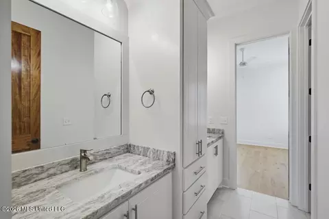 Bath - 901 Sharon Rd, Canton, MS 39046 photo 6 of 7