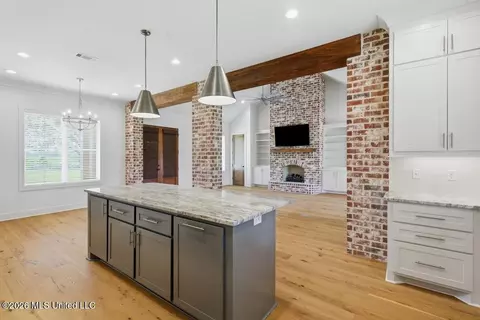 Entry Way - 901 Sharon Rd, Canton, MS 39046 photo 1 of 3