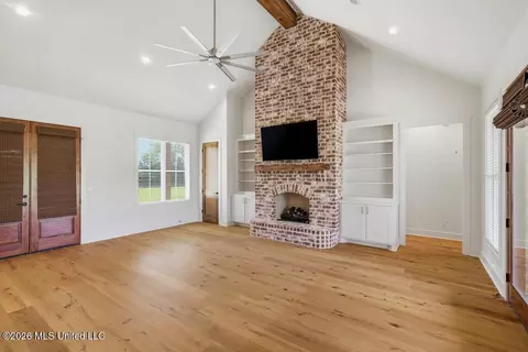 Living - 901 Sharon Rd, Canton, MS 39046 photo 1 of 3