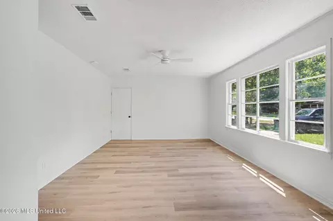 Living - 3513 Hemlock Ave, Moss Point, MS 39563 photo 2 of 2