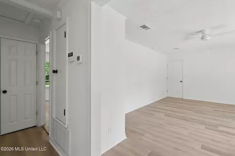 Entry Way - 3513 Hemlock Ave, Moss Point, MS 39563 photo 1 of 2