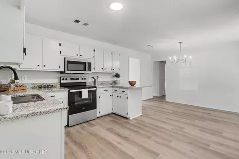 Kitchen - 3513 Hemlock Ave, Moss Point, MS 39563 photo 2 of 2