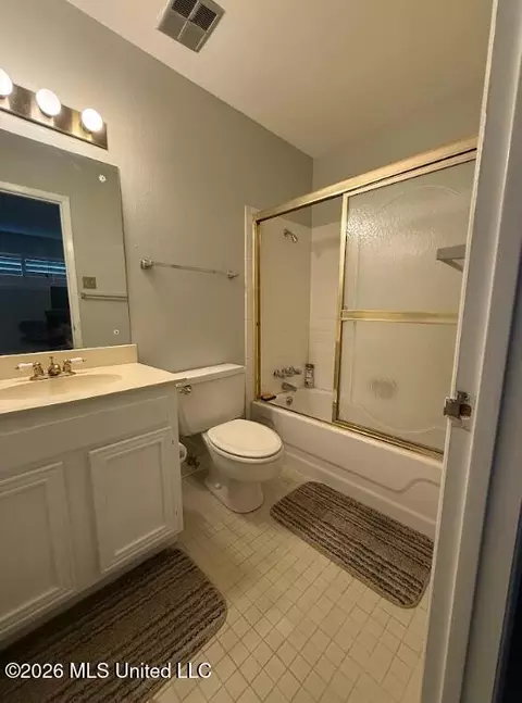 Bath - 5125 Old Canton Rd #202, Jackson, MS 39211 photo 4 of 5