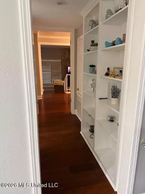 Entry Way - 5125 Old Canton Rd #202, Jackson, MS 39211 photo 1 of 2