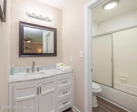 Bath - 3405 Forest Hill Rd, Jackson, MS 39212 photo 4 of 6