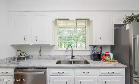 Kitchen - 3405 Forest Hill Rd, Jackson, MS 39212 photo 2 of 4