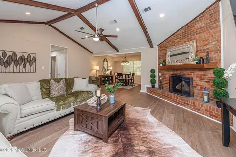 Living - 3405 Forest Hill Rd, Jackson, MS 39212 photo 1 of 2