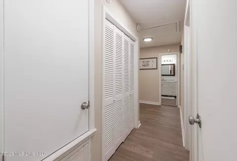 Entry Way - 3405 Forest Hill Rd, Jackson, MS 39212 photo 3 of 3