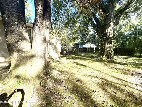 Exterior - 3165 Oak Forest Dr, Jackson, MS 39212 photo 7 of 7