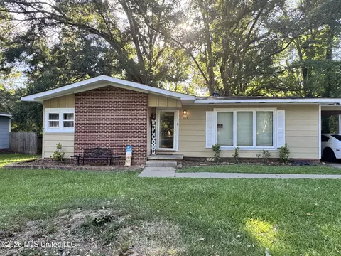 Exterior - 3165 Oak Forest Dr, Jackson, MS 39212 photo 2 of 7