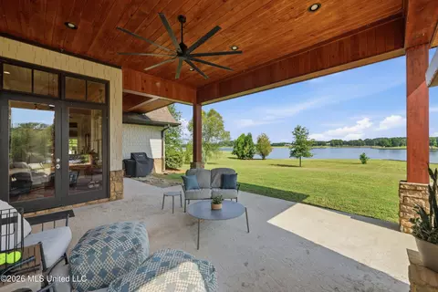Exterior - 104 Chantry Ln, Madison, MS 39110 photo 6 of 10
