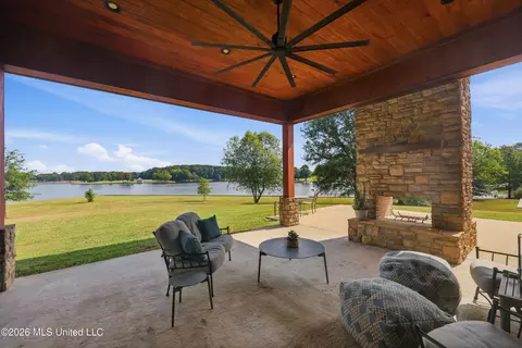 Exterior - 104 Chantry Ln, Madison, MS 39110 photo 5 of 10