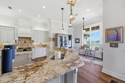 Kitchen - 104 Chantry Ln, Madison, MS 39110 photo 2 of 6