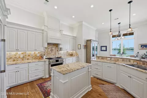 Kitchen - 104 Chantry Ln, Madison, MS 39110 photo 6 of 6