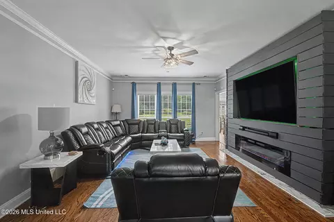 Living - 6459 Carson Dr, Olive Branch, MS 38654 photo 1 of 4
