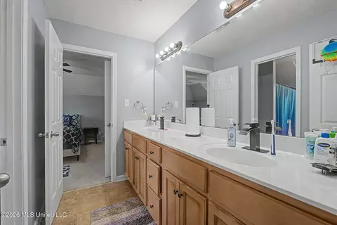 Entry Way - 6459 Carson Dr, Olive Branch, MS 38654 photo 5 of 5