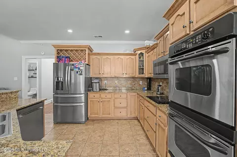 Kitchen - 6459 Carson Dr, Olive Branch, MS 38654 photo 1 of 5