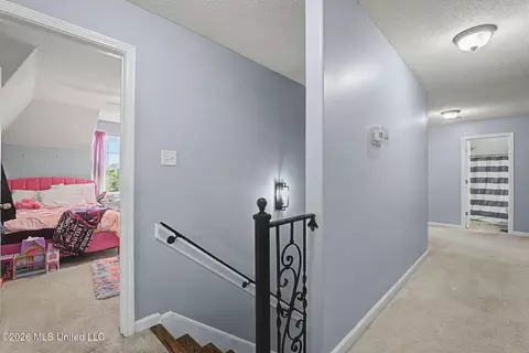 Entry Way - 6459 Carson Dr, Olive Branch, MS 38654 photo 4 of 5