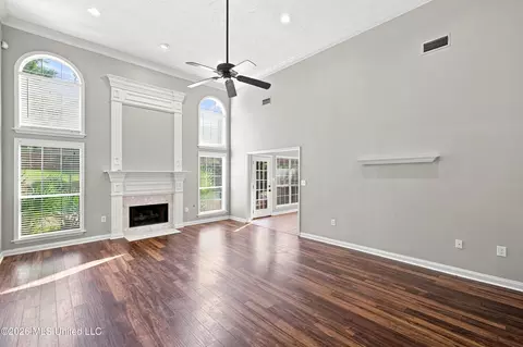 Living - 102 Spring Valley Dr, Brandon, MS 39047 photo 3 of 4