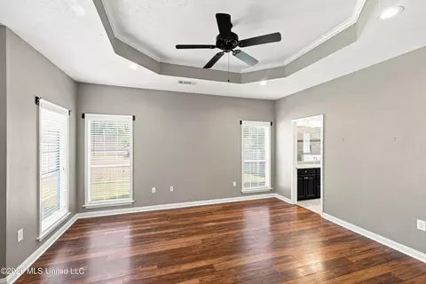 Living - 102 Spring Valley Dr, Brandon, MS 39047 photo 4 of 4
