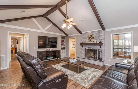 Living - 1240 Scots Gln, Jackson, MS 39204 photo 1 of 3
