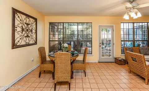 Dining - 1240 Scots Gln, Jackson, MS 39204 photo 2 of 2