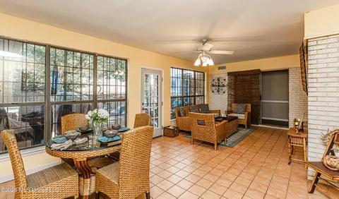 Dining - 1240 Scots Gln, Jackson, MS 39204 photo 1 of 2