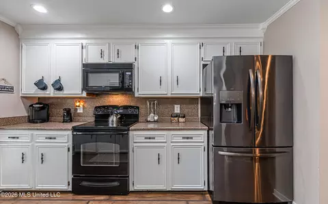 Kitchen - 1240 Scots Gln, Jackson, MS 39204 photo 1 of 4