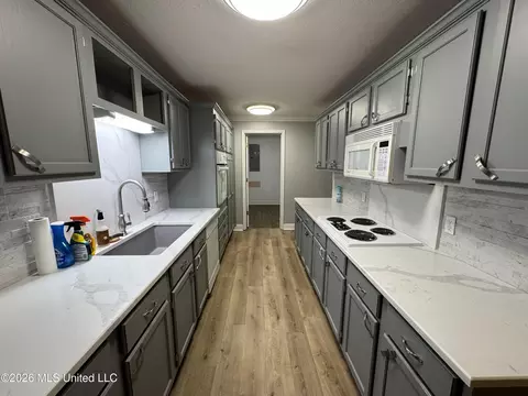 Kitchen - 68 Dummy Line Rd, Jayess, MS 39641 photo 2 of 5