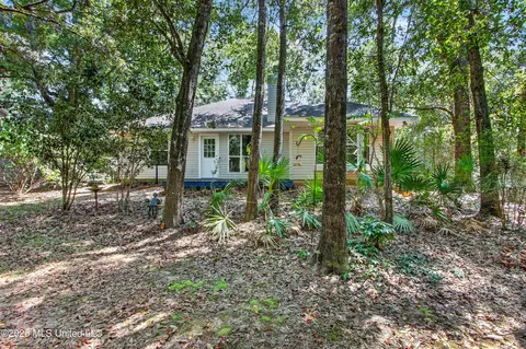 Exterior - 958 Pono Pl, Diamondhead, MS 39525 photo 5 of 7