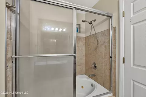 Bath - 958 Pono Pl, Diamondhead, MS 39525 photo 1 of 4