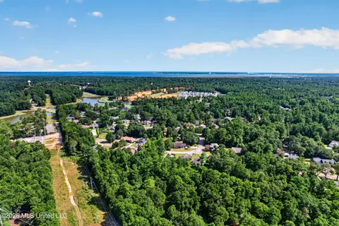 View/Area - 958 Pono Pl, Diamondhead, MS 39525 photo 2 of 5