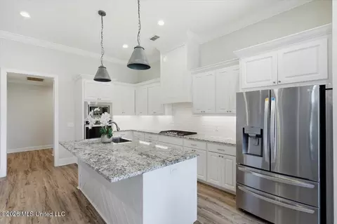 Kitchen - 102 Twain Trl, Clinton, MS 39056 photo 2 of 2
