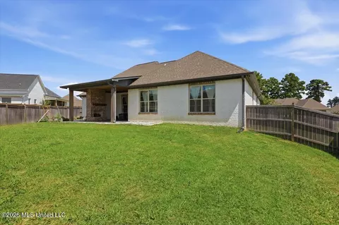 Exterior - 102 Twain Trl, Clinton, MS 39056 photo 4 of 6